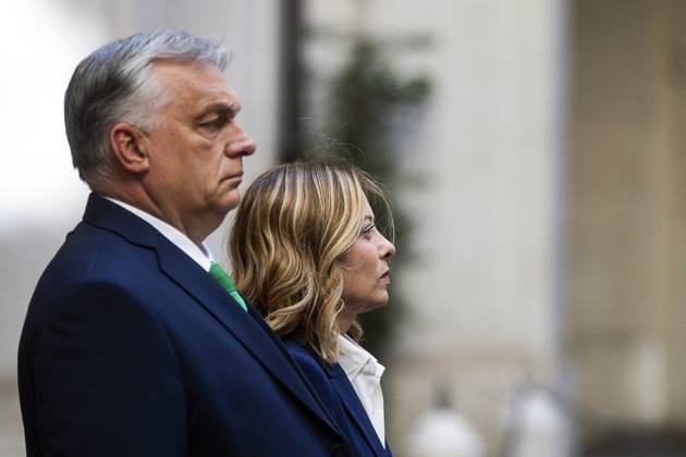 Bilder des Jahres 2024, News 06 Juni News Themen der Woche KW26 News Bilder des Tages June 24, 2024, Rome, ITALY: Italian Prime Minister Giorgia Meloni welcomes Hungarian Prime Minister, Viktor Orban, prior their meeting at Chigi Palace in Rome, Italy, 24 June 2024..ANSA ANGELO CARCONI Rome ITALY  - ZUMAa110 20240624_zaf_a110_033 Copyright: xAngeloxCarconix