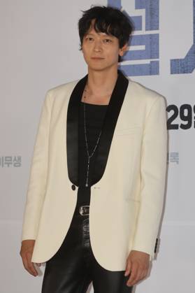 S. Korean actor Kang Dong-won S. Korean actor Kang Dong-won South Korean actor Kang Dong-won, who stars in the new movie The Plot, poses for a photo during a publicity event in Seoul on May 23, 2024, to promote the movie that is set to hit local screens in South Korea on May 29. (Yonhap) 2024-05-23 16:49:58 < 1980-2024 YONHAPNEWS AGENCY. .> ¼­¿ïÆ¯º°½Ã EDITORIAL USE ONLY  Copyright: xx PYH2024052318050034400 YonhapxNewsx yonphotos231181