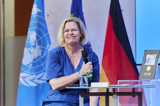 Nancy Faser - Peacekeeping 2024 EUR, Deutschland, Berlin, 27.06.2024: Bundesinnenministerin Nancy Faser (SPD) würdigt am Tag des Peacekeepings den Einsatz aller deutschen Einsatzkräfte in internationalen Friedensmissionen. Geehrt werden Angehörige von NATO-, EU- und VN-Missionen. Ein Einsatz für Stabilität, Sicherheit und Frieden sowie polizeiliche und militärische Maßnahmen zur Krisenbewältigung.