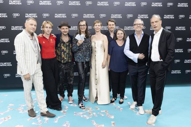 Bilder des Jahres 2024, Entertainment 07 Juli Entertainment Themen der Woche KW27 Max Riemelt, Anselm Haderer, Robert Höller, Natja Brunckhorst, Sandra Hüller, Paul Zischler, Gast, Olli Dittrich und Martin Brambach bei der Premiere des Kinofilms Zwei zu eins auf dem 41. Filmfest München 2024 im Deutschen Theater. München, 01.07.2024