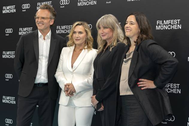 Christoph Gröner, Kate Winslet, Kate Solomon und Julia Weigl bei der Premiere des Kinofilms Die Fotografin Lee und der Verleihung des Cinemerit Awards auf dem 41. Filmfest München 2024 im Deutschen Theater. München, 02.07.2024