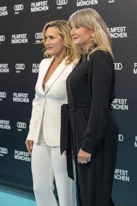 Kate Winslet und Kate Solomon bei der Premiere des Kinofilms Die Fotografin Lee und der Verleihung des Cinemerit Awards auf dem 41. Filmfest München 2024 im Deutschen Theater. München, 02.07.2024