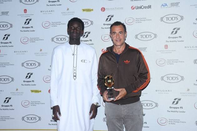 Premio Globo d Oro Verleihung in Rom Rome, German Academy Villa Massimo 64th edition of the Golden Globe, In the photo: Seydou Sarr Matteo Garrone  Copyright: xVincenzoxLandix xipa-agency.netx xVincenzoxLandix IPA_Agency_IPA47710391