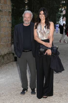 Giovanni Veronesi mit Partnerin Valeria Solarino bei der 64. Verleihung der Globi d Oro 2024 in der Accademia Tedesca di Roma Villa Massimo. Rom, 03.07.2024