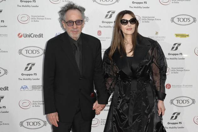 Tim Burton mit Partnerin Monica Bellucci bei der 64. Verleihung der Globi d Oro 2024 in der Accademia Tedesca di Roma Villa Massimo. Rom, 03.07.2024