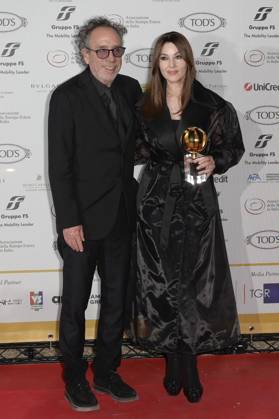 Tim Burton mit Partnerin Monica Bellucci bei der 64. Verleihung der Globi d Oro 2024 in der Accademia Tedesca di Roma Villa Massimo. Rom, 03.07.2024