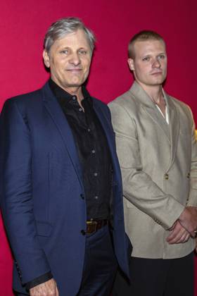 Bilder des Jahres 2024, Entertainment 07 Juli Entertainment Themen der Woche KW27 Entertainment Bilder des Tages Viggo Mortensen und Solly McLeod bei der Premiere des Kinofilms The Dead Don t Hurt auf dem 41. Filmfest München 2024 im Rio Filmpalast. München, 04.07.2024