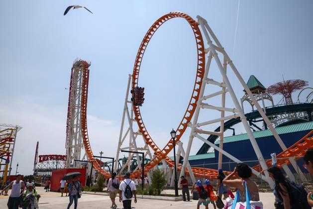 Business And Economy In New York Thunderbolt Roller Coaster at Luna Park in Coney Island in New York, United States of America, on July 4th, 2024. New York United States  Copyright: xBeataxZawrzelx originalFilename: zawrzel-business240704_npUMK