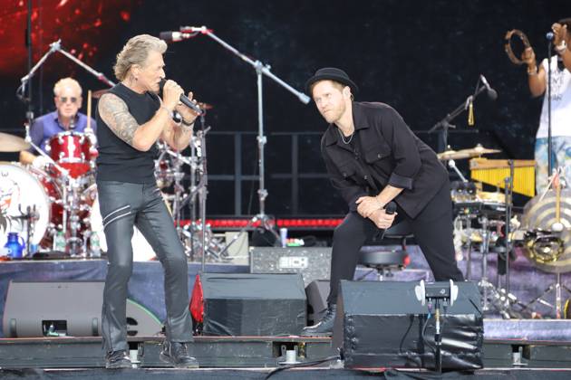 Bilder des Jahres 2024, Entertainment 07 Juli Entertainment Themen der Woche KW27 Entertainment Bilder des Tages Peter Maffay & Band - We Love Rock n Roll Peter Maffay, Johannes Oerding, Peter Maffay & Band - We Love Rock n Roll - Farewell Tour 2024, Trabrennbahn Bahrenfeld, Hamburg, 07.07.2024 Copyright: xEventpressxBecherx