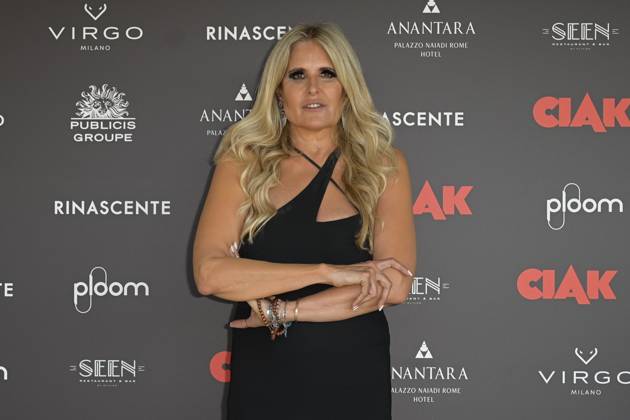 Ciak d Oro 2024 tv series in Rome, Italy - 09 Jul 2024 Tiziana Rocca attends the Ciak d Oro 2024 tv series at Anantara Palazzo Naiadi Hotel. Rome Italy Copyright: xMarioxCartellix xSOPAxImagesx Tiziana Rocca (1)