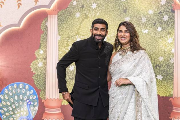 Anant-Radhika s post wedding ceremony Mumbai: Cricketer Jasprit Bumrah and wife Sanjana Ganesan pose for photos upon their arrival to attend Anant Ambani and Radhika Merchant s post wedding ‘Blessing Ceremony’, in Mumbai, Saturday, July 13, 2024. (PTI Photo Kunal Patil) (PTI07_13_2024_000215B) Mumbai Maharashtra India Copyright: xKunalxPatilx (PTI07_13_2024_000215B)