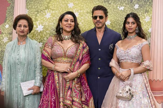 Anant-Radhika s post wedding ceremony Mumbai: Actor Shah Rukh Khan, wife Gauri Khan, daughter Suhana Khan and mother-in-law Savita Chhibber pose for photos upon their arrival to attend Anant Ambani and Radhika Merchant s post wedding ‘Blessing Ceremony’, in Mumbai, Saturday, July 13, 2024. (PTI Photo Kunal Patil) (PTI07_13_2024_000308B) Mumbai Maharashtra India Copyright: xKunalxPatilx (PTI07_13_2024_000308B)