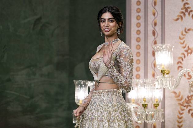 Anant-Radhika s post wedding ceremony Mumbai: Actor Khushi Kapoor poses for photos upon her arrival to attend Anant Ambani and Radhika Merchant s post wedding ‘Blessing Ceremony’, in Mumbai, Saturday, July 13, 2024. (PTI Photo Kunal Patil) (PTI07_13_2024_000271A) Mumbai Maharashtra India Copyright: xKunalxPatilx (PTI07_13_2024_000271A)