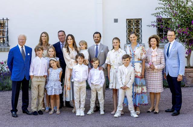 Bilder des Jahres 2024, Entertainment 07 Juli Entertainment Themen der Woche KW28 Entertainment Bilder des Tages 14-07-2024 Borgholm King Carl Gustaf, Princess Madeleine and Chris O Neill with Prince Nicolas, Princess Adrienne and Princess Leonore, Princess Sofia and Prince Carl Philip with Prince Alexander, Prince Gabriel and Prince Julian, Queen Silvia, Prince Daniel and Crown Princess Victoria with Princess Estelle and Prince Oscar during the Crown Princess her 47th birthday celebrations at Solliden palace, Borgholm, Sweden. Â  Copyright: xPPEx