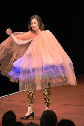 Lena Kettner Moderatorin Muenchen 14.07.2024 Residenztheater Die Verleihung des Kurt-Meisel-Preises an Moritz Treuenfels und der beiden Foerderpreise an Isabell Antonia Hoeckel und Vassilissa Reznikoff erfolgt in einer Matinee Muenchen