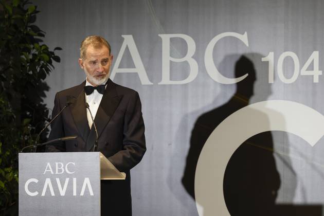 Spain s King Felipe VI delivers a speech during the 104th edition of the ABC Journalism Mariano de Cavia , Luca de Tena and Mingote Awards, in Madrid, Spain, 18 July 2024. 104th edition of the ABC Journalism Mariano de Cavia , Luca de Tena and Mingote Awards in Madrid !ACHTUNG: NUR REDAKTIONELLE NUTZUNG! Copyright: xMariscalx GRAF9780 20240718-55014187350_1