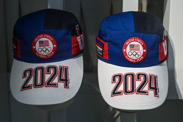Daily Life In Paris On The Eve Of The Olympics PARIS, FRANCE - JULY 15: Windows of the Ralph Lauren boutique in the 8th arrondissement of Paris, decorated with Olympic US Team clothing, on July 15, 2024, in Paris France. Paris France Copyright: xArturxWidakx originalFilename: widak-dailylif240715_npFPA