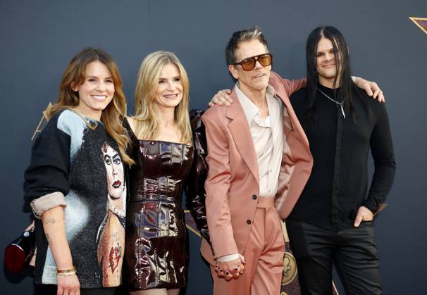 MaXXXine World Premiere, Los Angeles, California, USA - 24 June 2024 Sosie Bacon, Kyra Sedgwick, Kevin Bacon and Travis Bacon at the Los Angeles premiere of MaXXXine held at the TCL Chinese Theater in Hollywood, USA on June 24, 2024., Copyright: xLumeimages.comx xAvalonx 0884461606