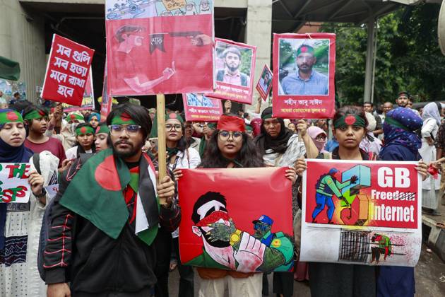 New Protests In Bangladesh Kill 2 - Dhaka Bangladeshi Students, teachers, parents, artist, representatives of civil society and leaders of various student organizations join a mass demonstration in Dhaka, Bangladesh, 02 August 2024. Thousands of people took part in a nationwide prayer and student procession to protest the massacre and mass arrests following recent protests by the Quota Reform Movement, which is demanding reforms to the government s job quota system. Authorities in Bangladesh have announced a gradual easing of a curfew imposed on July 20 after violence erupted in Dhaka and other regions following mass protests last week, allowing offices to open and some activities to take place, and partially restoring telecommunications  Copyright: xSuvraxKantixDas ABACAx