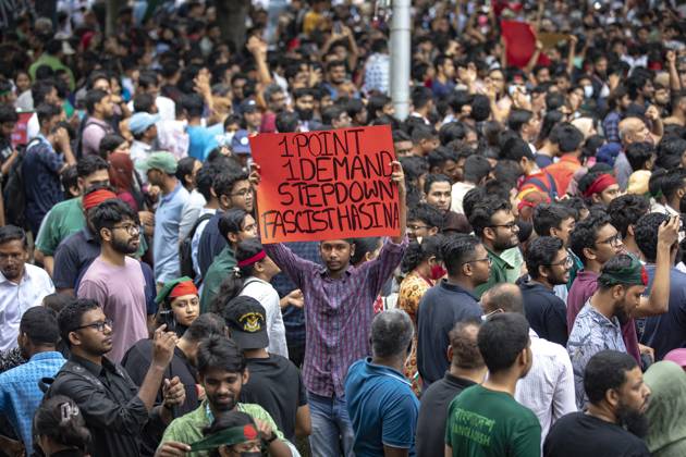 Students Renew Bangladesh Protests An anti-discrimination student is holding placards during a rally at Central Shaheed Minar in Dhaka, Bangladesh, on August 3, 2024, to demand justice for the victims killed in the recent countrywide violence during anti-quota protests. Dhaka Bangladesh  Copyright: xAhmedxSalahuddinx originalFilename: ahmed-quotapro240803_npvaK.jpg