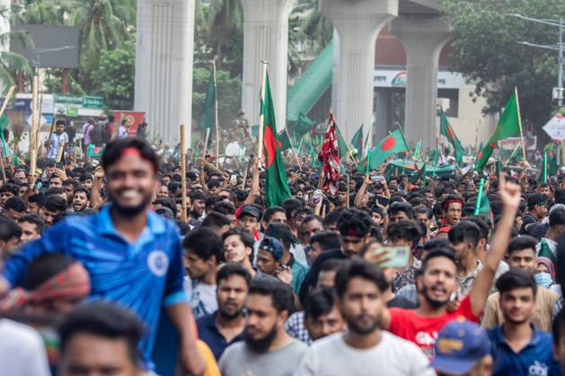 August 5, 2024, Dhaka, Bangladesh: Anti-government protestors participate in the celebrations. Thousands of people are celebrating the resignation of Bangladeshi Prime Minister Sheikh Hasina..Protests in Bangladesh that began as student-led demonstrations against government hiring rules in July culminated on August 5, in the prime minister fleeing and the military announcing it would form an interim government. Dhaka Bangladesh - ZUMAs197 20240805_aaa_s197_079 Copyright: xSazzadxHossainx