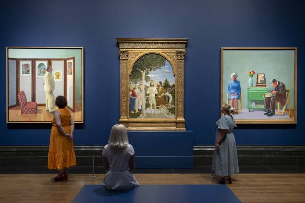 Bilder des Jahres 2024, Entertainment 08 August Entertainment Themen der Woche KW32 Entertainment Bilder des Tages Hockney and Piero: A Longer Look exhibition at The National Gallery in London, UK, on 6th August, 2024 The National Gallery, London, UK. 6th August, 2024. Two masterpieces by David Hockney (b 1937) that feature reproductions of Piero della Francesca™s The Baptism of Christ (about 1437 45) go on display at the National Gallery alongside the original Renaissance painting. This exhibition explores the figurative painter David Hockney™s lifelong association with the National Gallery and passionate interest in its collection in general and with the 15th-century Italian painter Piero della Francesca (1415 20 1492) in particular. The Hockney works are: Image: David Hockney, Looking at Pictures on a Screen, 1977. Oil on canvas. Private Col  Copyright: xMALCOLMxPARKx xAvalonx 0896415814