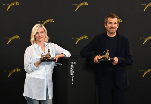 Bilder des Jahres 2024, Entertainment 08 August Entertainment Themen der Woche KW32 Entertainment Bilder des Tages Locarno,Switzerland Locarno Film Festival 2024 Mélanie Laurent and Guillaume Canet photocall and Excellence Award Davide Campari In the photo:Mélanie Laurent,Guillaume Canet Excellence Award Davide Campari  Copyright: xNickxZonnax xipa-agency.netx xNickxZonnax IPA_Agency_IPA48654426