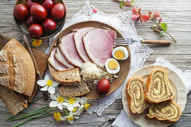  Easter meal, Easter traditional food with ham, eggs and bread. Holidays background. Easter table with all sorts of delicious delicatessen ready for an Easter meal., Easter traditional food with ham, eggs and bread. Holidays background. Easter table with all sorts of delicious delicatessen ready for an Easter meal., 19.02.2024, Copyright: xzidix Panthermedia36778408.jpg