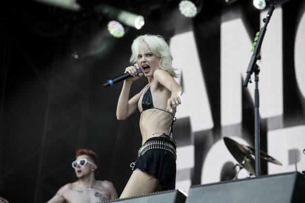 Bilder des Jahres 2024, Entertainment 08 August Entertainment Themen der Woche KW32 Entertainment Bilder des Tages Wargasm performing live at Gunnersbury Park, London 11 August 2024 Wargasm performing live at Gunnersbury Park, London 11 August 2024 Milkie Way (Rachel Hastings) ,singer Wargasm (UK) are an up-and-coming London based duo They play a nu-metal sound, which they spike with more light-hearted pop and electronic elements, as well as with a riot grrrl ethos and charge., Credit:Dafydd Owen Avalon United Kingdom, London  Copyright: xDafyddxOwenx xAvalonx 0897900214