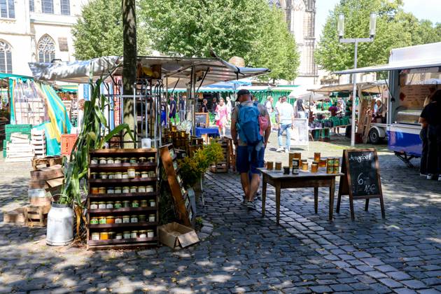 Wochenmarkt auf dem Domplatz. Münster, Nordrhein-Westfalen, DEU, Deutschland, 10.08.2024