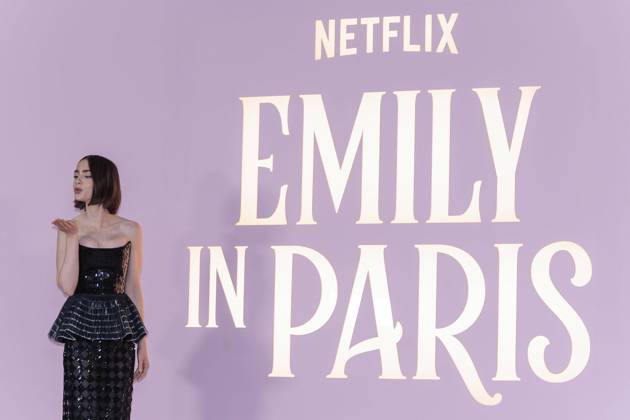 Bilder des Jahres 2024, Entertainment 08 August Entertainment Themen der Woche KW33 Entertainment Bilder des Tages August 14, 2024, Hollywood, California, USA: Lily Collins on the red carpet of the Premiere of Netflix s Emily In Paris Season 4 Part 1 on Wednesday August 14, 2024 at the Egyptian Theater in Hollywood, California. JAVIER ROJAS PI Hollywood USA - ZUMAp124 20240814_zaa_p124_034 Copyright: xJavierxRojasx