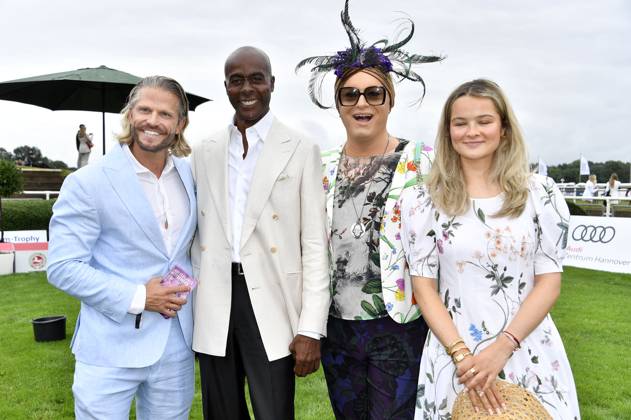 Bilder des Jahres 2024, Entertainment 08 August Entertainment Themen der Woche KW33 Entertainment Bilder des Tages Paul Janke, Bruce Darnell, Julian F.M. Stoeckel und Nele Ludowig Roeffen beim Audi Ascot Renntag 2024 auf der Galopprennbahn Neue Bult. Hannover-Langenhagen, 18.08.2024