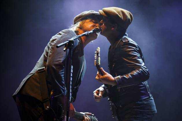 Bilder des Jahres 2024, Entertainment 08 August Entertainment Themen der Woche KW34 Entertainment Bilder des Tages The Libertines performs live at Vilar de Mouros music fest 2024 in Porto - 24 Aug 2024 Pete Doherty and Carl Barât from the English rock band, The Libertines, performs on stage on the 4th day of Vilar de Mouros music festival held between 21 to 24 August 2024 in the north of Portugal. Porto Portugal Copyright: xDiogoxBaptistax xSOPAxImagesx DB_20240824_THELIBERTINES_0006