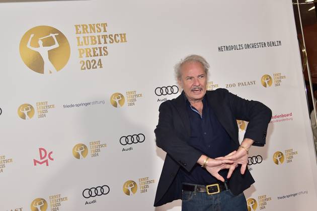 Verleihung des Ernst-Lubitsch-Preises 2024 Leander Haussmann Ankunft, zur Verleihung des Ernst-Lubitsch-Preises 2024 im Rahmen einer Matinee im Berliner ZOO PALAST statt in Berlin, am 25.08.2024