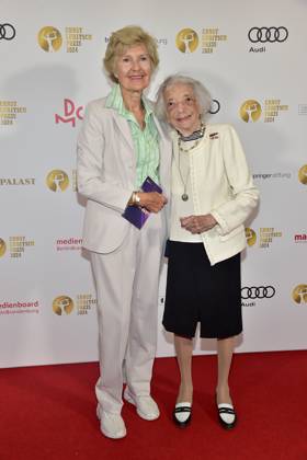 Verleihung des Ernst-Lubitsch-Preises 2024 Friede Springer, Margot Friedlaender Ankunft, zur Verleihung des Ernst-Lubitsch-Preises 2024 im Rahmen einer Matinee im Berliner ZOO PALAST statt in Berlin, am 25.08.2024