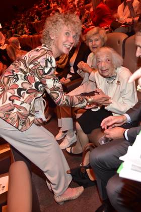 Verleihung des Ernst-Lubitsch-Preises 2024 Yudit Setz, Friede Springer, Margot Friedlaender Ankunft, zur Verleihung des Ernst-Lubitsch-Preises 2024 im Rahmen einer Matinee im Berliner ZOO PALAST statt in Berlin, am 25.08.2024