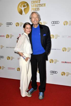 Reiner Schöne mit Ehefrau Anja bei der 66. Verleihung vom Ernst-Lubitsch-Preis 2024 im Zoo Palast. Berlin, 25.08.2024