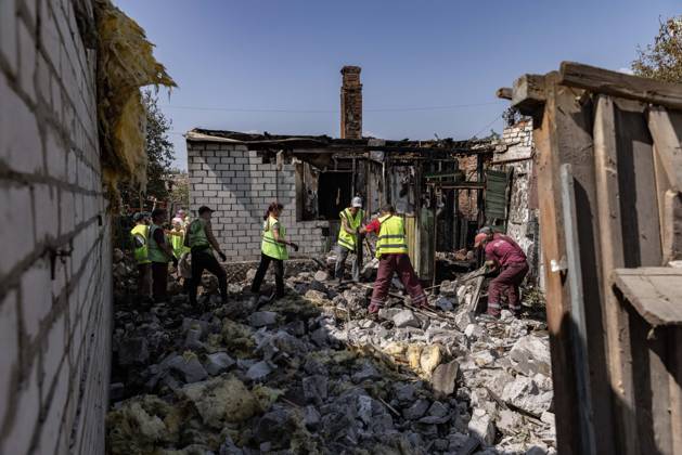 Bilder des Jahres 2024, News 08 August News Themen der Woche KW34 News Bilder des Tages Russian Federation Launched A Massive Attack On Kharkiv Russian troops fired Kh-59 missiles towards, more than 10 houses destroyed, in Kharkiv, Ukraine, at 4:00 a.m, on August 25, 2024. Photo by Yevhen Titov ABACAPRESS.COM Kharkiv Kharkiv Region Ukraine  Copyright: xTitovxYevhen ABACAx