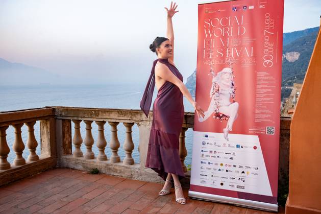 14th Social World Film Festival 2024 in Vico Equense, Italy - 07 Jul 2024 Giovanna Sannino attends the Photocall at the 14th Social World Film Festival 2024. Vico Equense Italy Copyright: xAndreaxGulíx xSOPAxImagesx AGULI_SWFF2024(25)
