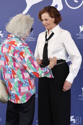 Sigourney Weaver beim Photocall anlässlich der Verleihung des Goldenen Löwen für das Lebenswerk auf der Biennale di Venezia 2024 81. Internationale Filmfestspiele von Venedig im Palazzo del Casino. Venedig, 28.08.2024