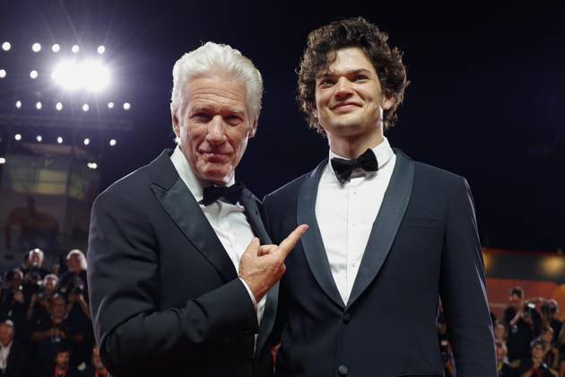 Entertainment Themen der Woche KW35 Entertainment Bilder des Tages September 1, 2024, Venice, ITALY: US actor Richard Gere and his son Homer James Jigme Gere attends the red carpet of the Filming Italy Venice Awards at the 81st annual Venice International Film Festival, in Venice, Italy, 01 September 2024. The movie is presented in the official competition Venezia 81 at the festival running from 28 August to 07 September 2024. ANSA FABIO FRUSTACI Venice ITALY  - ZUMAa110 20240901_zaf_a110_147 Copyright: xFabioxFrustacix