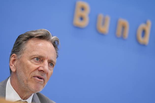 Holger Münch, Präsident des Bundeskriminalamtes Bundeslagebild zur Organisierten Kriminalität 2023, Bundesinnenministerin Nancy Faeser, Holger Münch, Präsident des Bundeskriminalamtes (BKA) in der Bundespressekonferenz Berlin Berlin GER