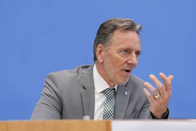 Holger Münch, Präsident des Bundeskriminalamtes Bundeslagebild zur Organisierten Kriminalität 2023, Bundesinnenministerin Nancy Faeser, Holger Münch, Präsident des Bundeskriminalamtes (BKA) in der Bundespressekonferenz Berlin Berlin GER