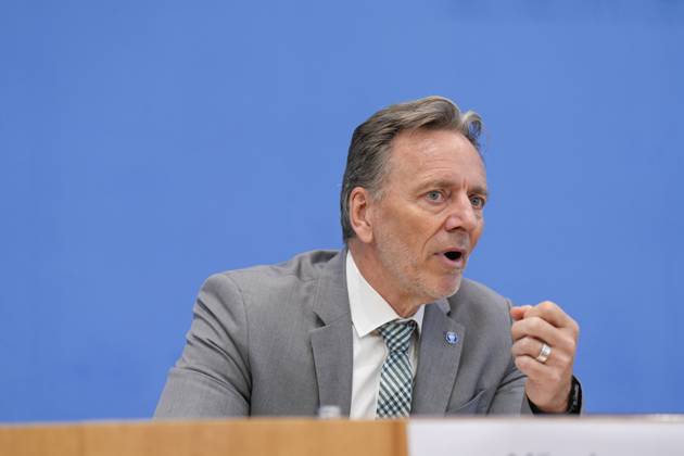 Holger Münch, Präsident des Bundeskriminalamtes Bundeslagebild zur Organisierten Kriminalität 2023, Bundesinnenministerin Nancy Faeser, Holger Münch, Präsident des Bundeskriminalamtes (BKA) in der Bundespressekonferenz Berlin Berlin GER