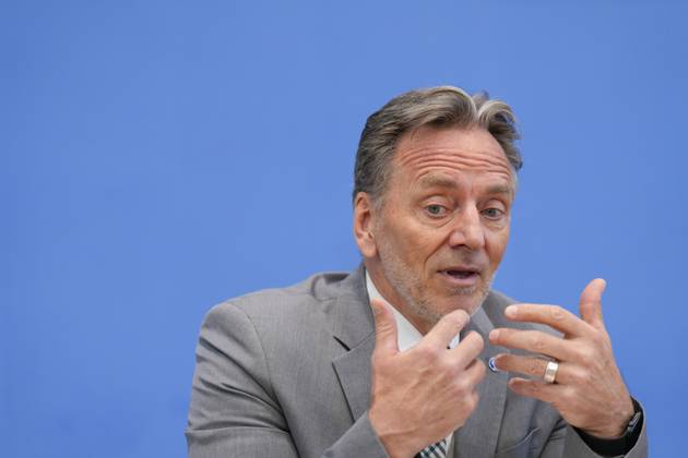 Holger Münch, Präsident des Bundeskriminalamtes Bundeslagebild zur Organisierten Kriminalität 2023, Bundesinnenministerin Nancy Faeser, Holger Münch, Präsident des Bundeskriminalamtes (BKA) in der Bundespressekonferenz Berlin Berlin GER