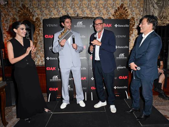 Venice, 81st Venice Film Festival 2024 -. Ciak Award. In the photo: Selene Caramazza, Pietro Castellitto, Sergio Castellitto and Flavio Natalia  Copyright: xManuelexMangiarottix xipa-agencyx xPoolxPhotoxEventsx04x IPA_Agency_IPA49388083