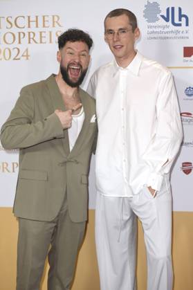 Calum Scott und Lost Frequencies bei der Verleihung des 15. Deutschen Radiopreises 2024 im Musical Theater Neue Flora. Hamburg, 05.09.2024