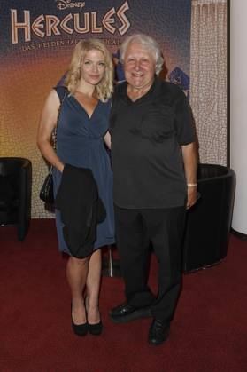 Peter Urban mit Ehefrau Laura bei der Verleihung des 15. Deutschen Radiopreises 2024 im Musical Theater Neue Flora. Hamburg, 05.09.2024