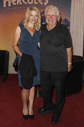 Peter Urban mit Ehefrau Laura bei der Verleihung des 15. Deutschen Radiopreises 2024 im Musical Theater Neue Flora. Hamburg, 05.09.2024