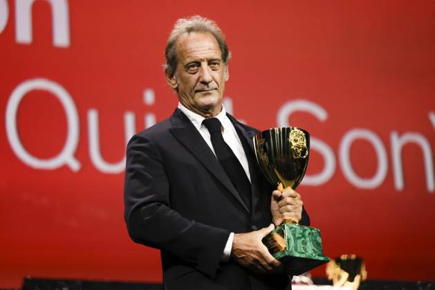 81st Mostra - Closing Ceremony Vincent Lindon accepts the Volpi Cup for Best Actor Award for The Quiet Son onstage during the 81st Venice International Film Festival at Sala Grande on September 07, 2024 in Venice, Italy. Photo by Marco Piovanotto ABACAPRESS.COM Venice Italy  Copyright: xPiovanottoxMarco ABACAx